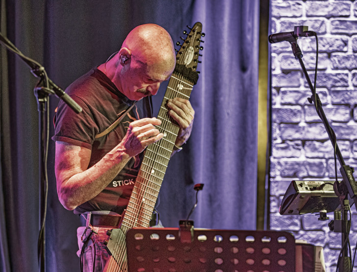 Tony Levin Getting Down on The Chapman Stick