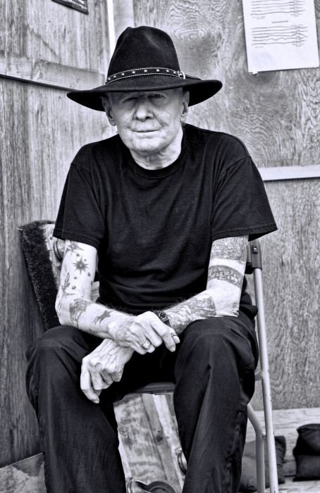 Johnny Winter -Waiting for stage Time