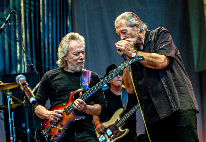 Harvey Mandel -Charlie Musselwhite -Jamming at the Chicago Blues Festival 2010