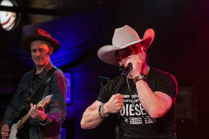 Aaron Pritchett Takes his Show to Canada's Longest Runing Country Bar