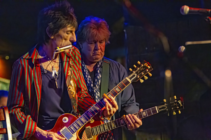 Ronnie Wood and Mick Taylor jamming to a little Jimmy Reed in New York city
