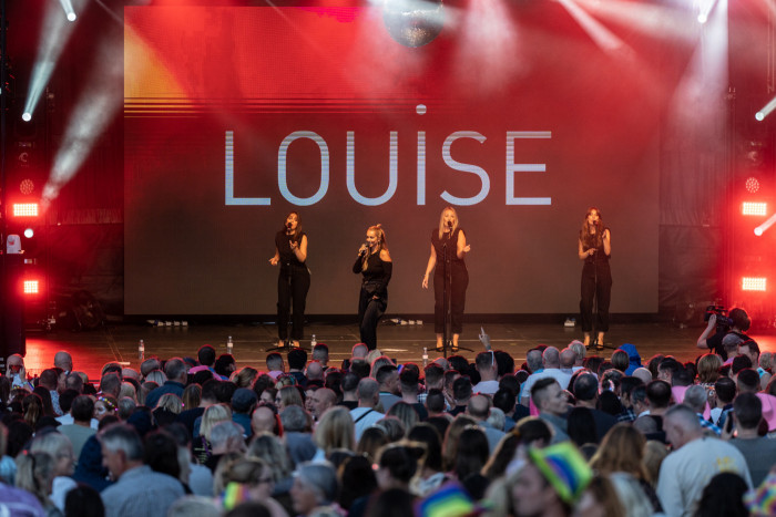 Louise at Trentham Live