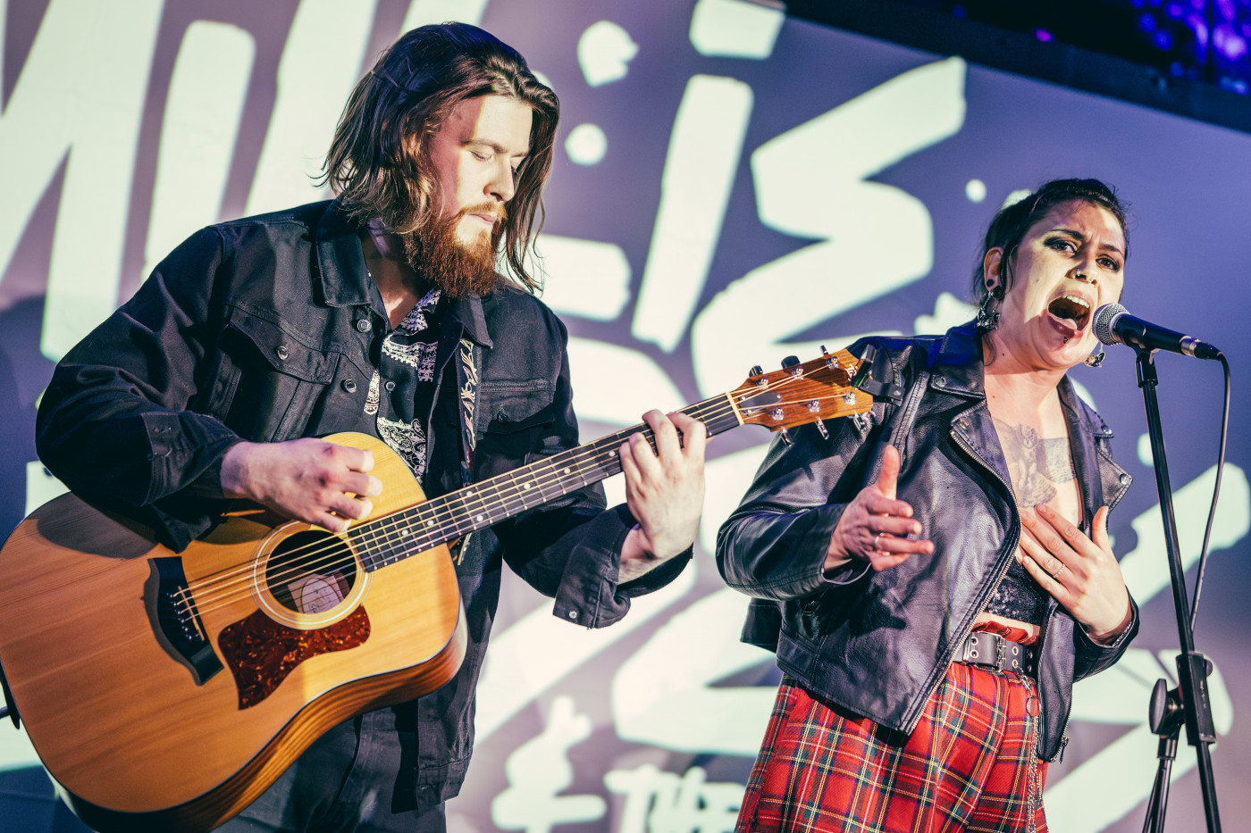 Millie Manders & The Shutup opened the awards with a rare acoustic performance (Photo: Thomas Jackson)
